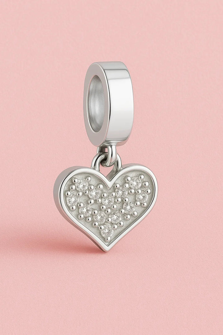 Charm de prata 925 em forma de coração renascido, símbolo de amor e recomeço
